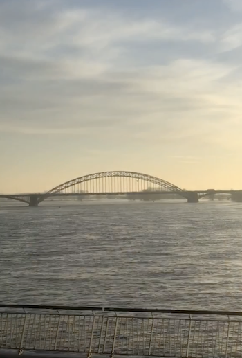 oneyearwaalbrug